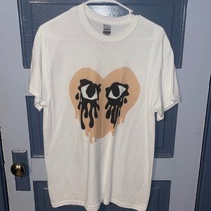 Women’s heartbreak tee